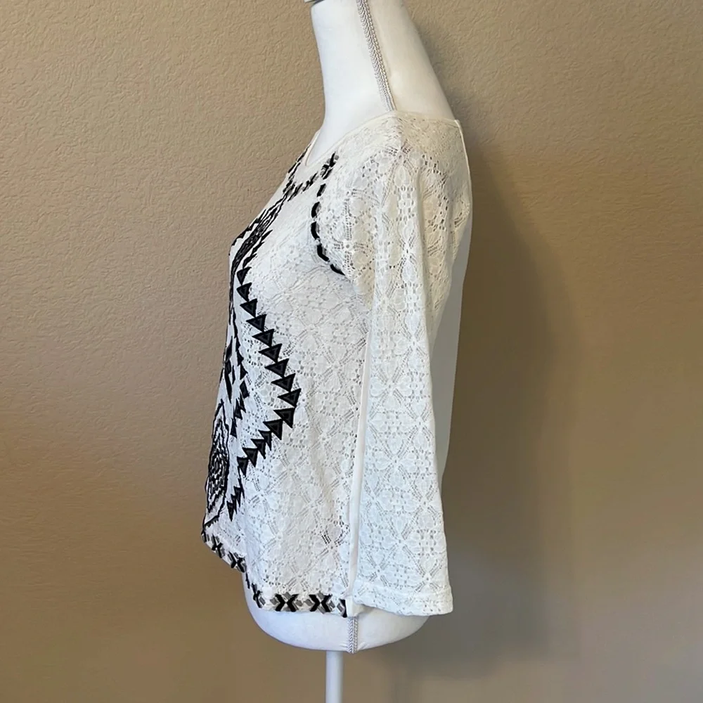 🎉Host Pick🎉Free People White Embroidered Lace Top